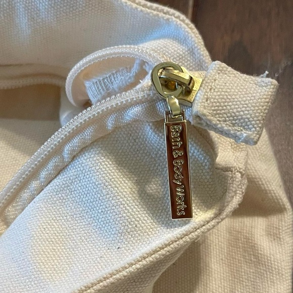 Bath & Body Works Canvas Tote Bag Heart Sunglasses Zip Top Shopper Purse - Picture 5 of 8